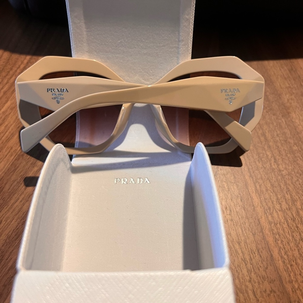 Beige Prada sunnies